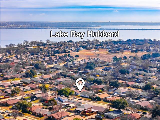 Building Photo - 8822 Miami Dr