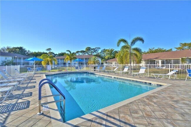 Building Photo - 2360 Naples Trace Cir