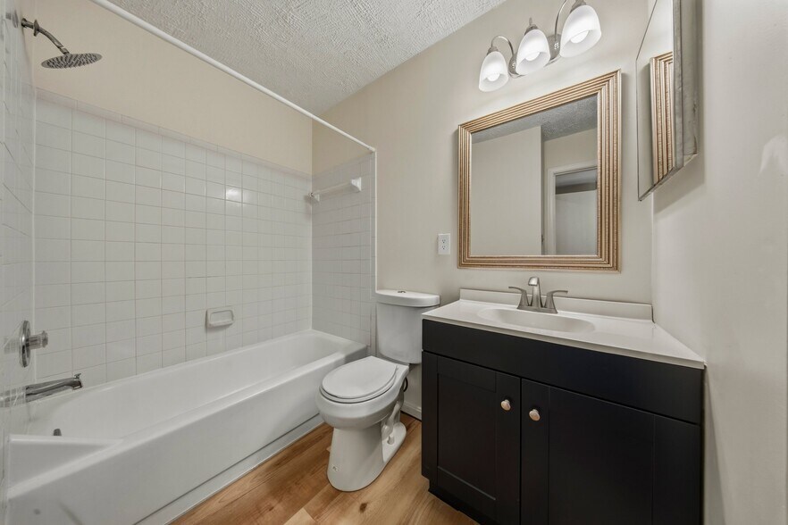Building Photo - 11640 Pleasant Meadow Dr