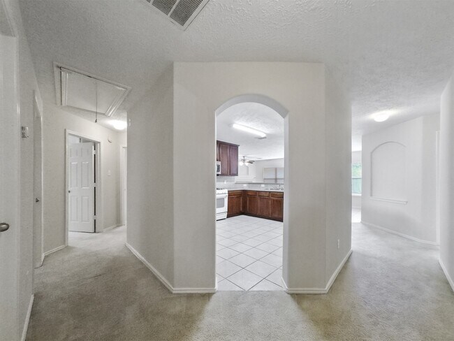 Building Photo - 427 Northvalley Dr