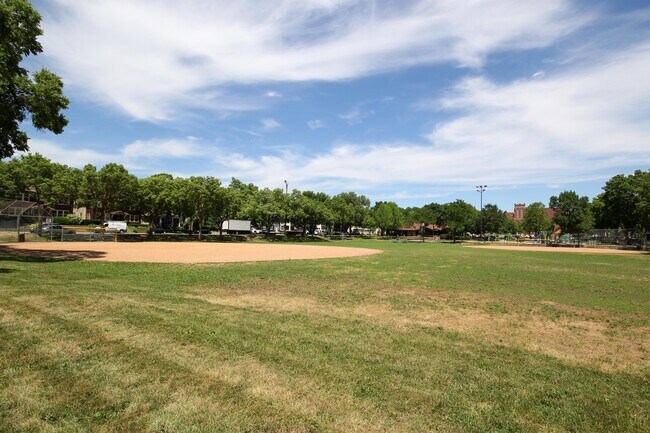 Building Photo - 3200 Aldrich Ave S
