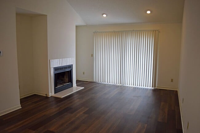 Interior Photo - Misty Cove