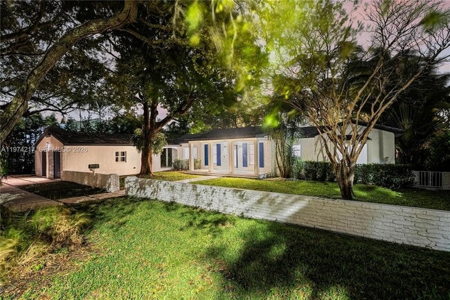 Building Photo - 667 NE 105th St