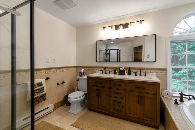Building Photo - 4 Plum Tree Ct