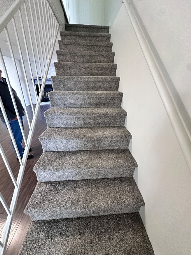 Building Photo - ~Available Now~ Beautifully Updated Two-Bedroom Townhome in Littleton!