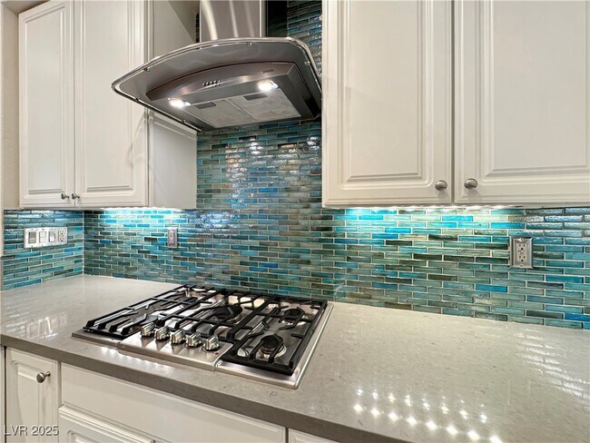 Building Photo - 1352 Fox Acres Dr