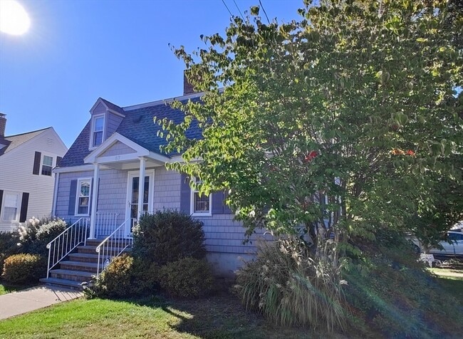 Building Photo - 87 Evans St