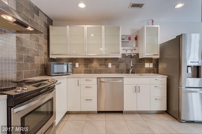 Building Photo - 5735 Nordeen Oak Ct