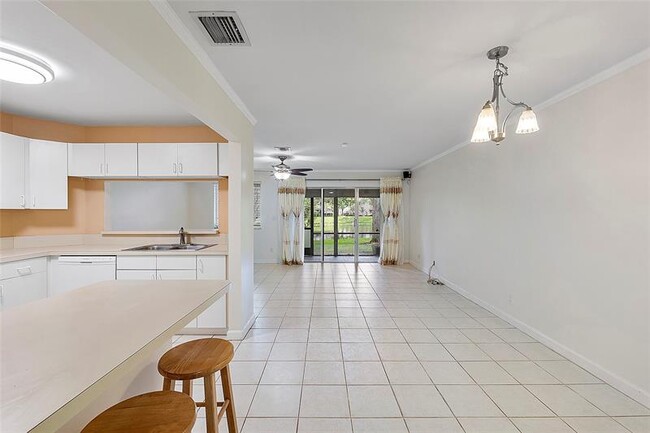 Building Photo - 2169 Discovery Cir W