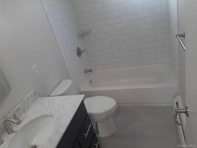 Building Photo - 121 Nassau Ln