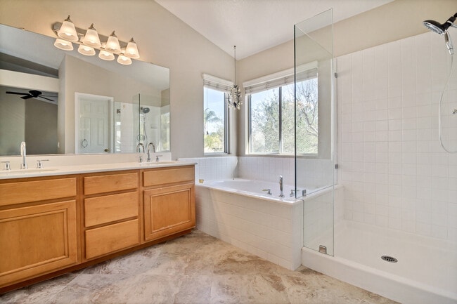 Building Photo - Single Family Dream Home in Trabuco Canyon