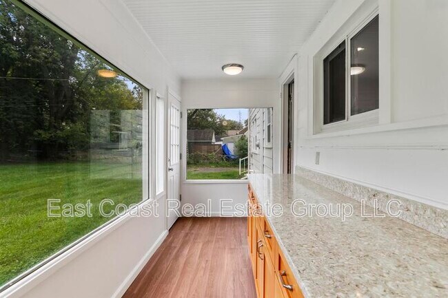 Building Photo - 720 Northern Ave