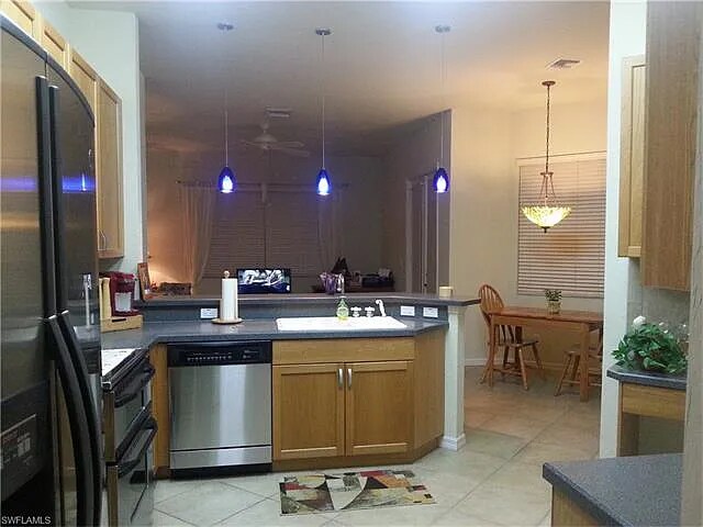 Building Photo - 637 Grand Rapids Blvd