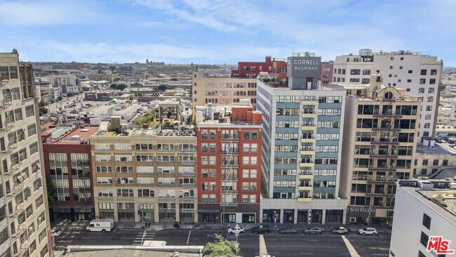 Building Photo - 738 S Los Angeles St