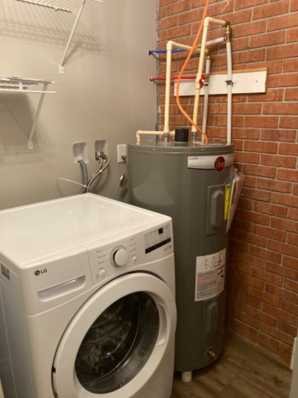 Building Photo - 1052 Stonybridge Dr