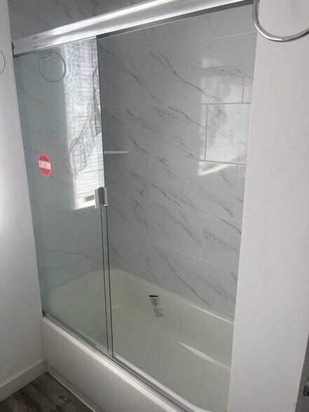 Building Photo - 2500 S Bronson Ave