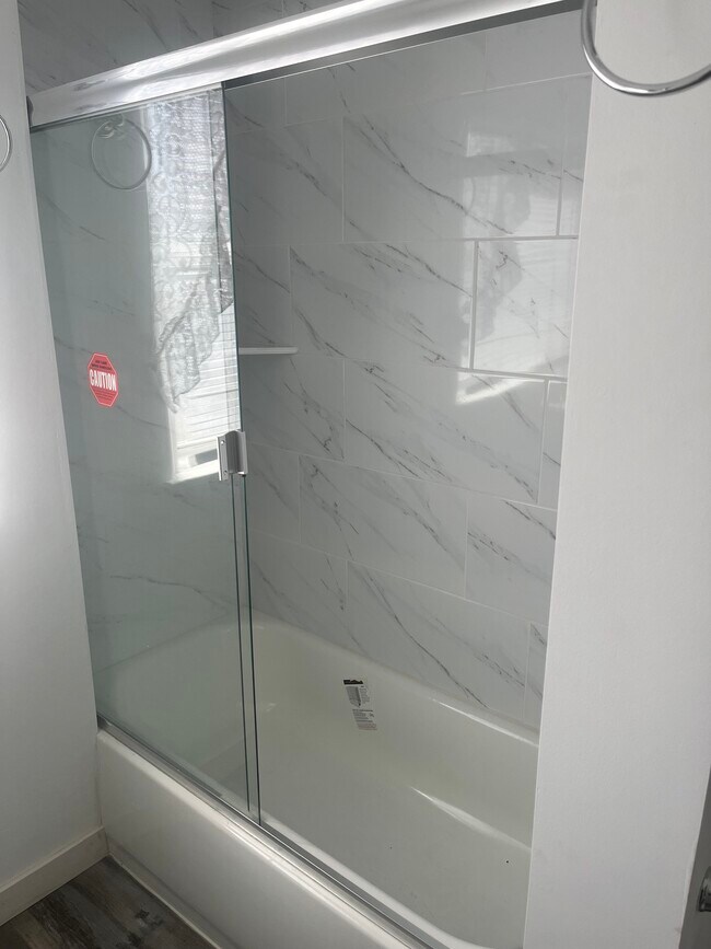 Building Photo - 2500 S Bronson Ave