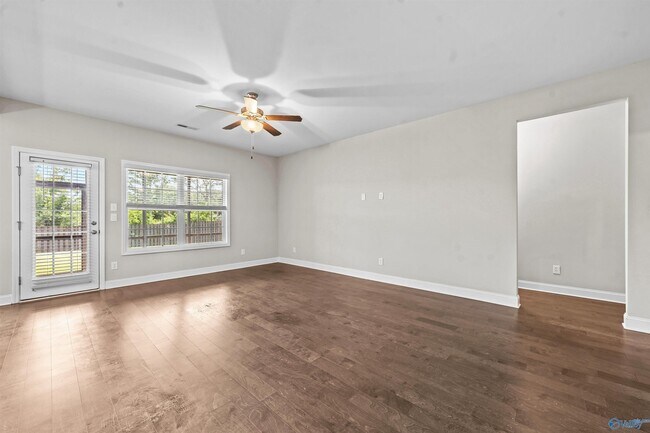 Building Photo - 104 Erskin Parcus Dr