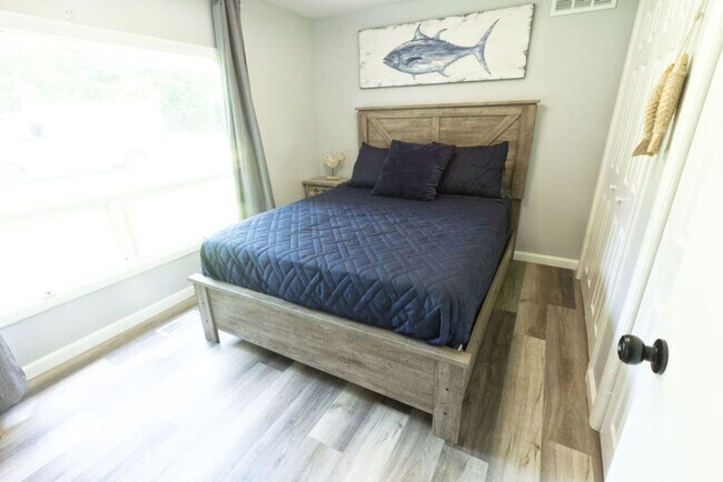 Building Photo - 39259 N Jackson Dr