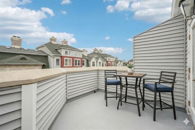 Building Photo - 2 Leeward Dr