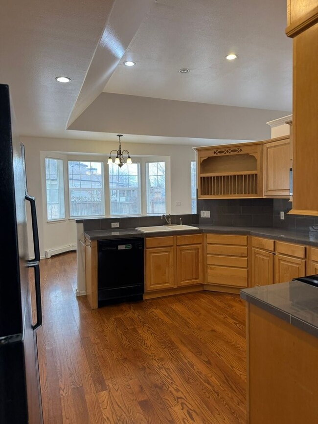 Building Photo - Spacious Single-Level Home in the Redlands w/ Private Yard & Thoughtful Layout!!!