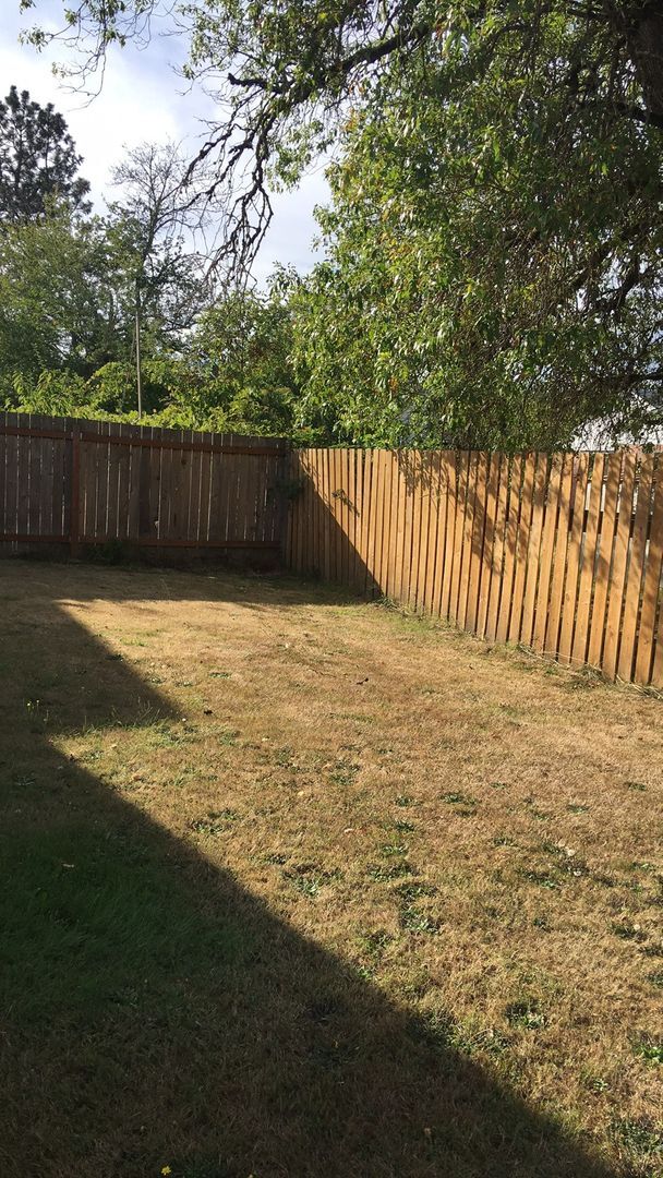 Building Photo - Spacious NW Corvallis Duplex -   3 Bedroom...