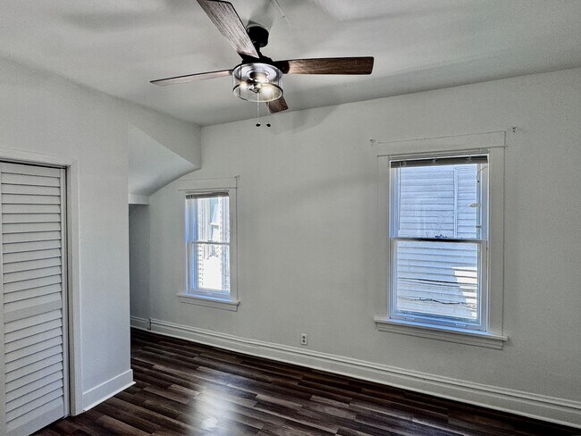 Building Photo - 2047 N Lavergne Ave