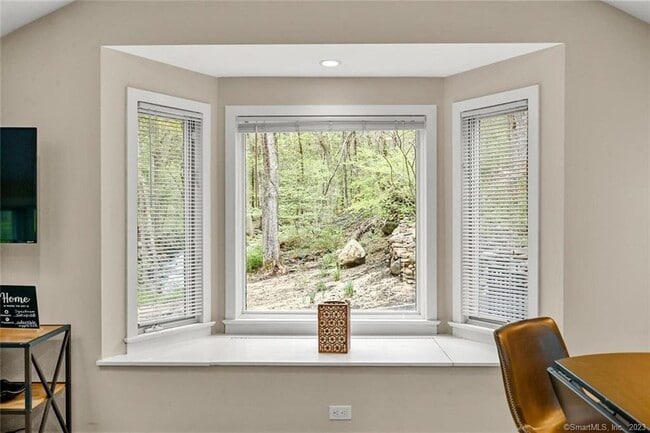 Building Photo - 170 CT-37