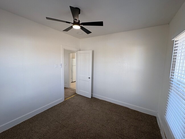 Building Photo - Cozy Country Home with Mountain Views