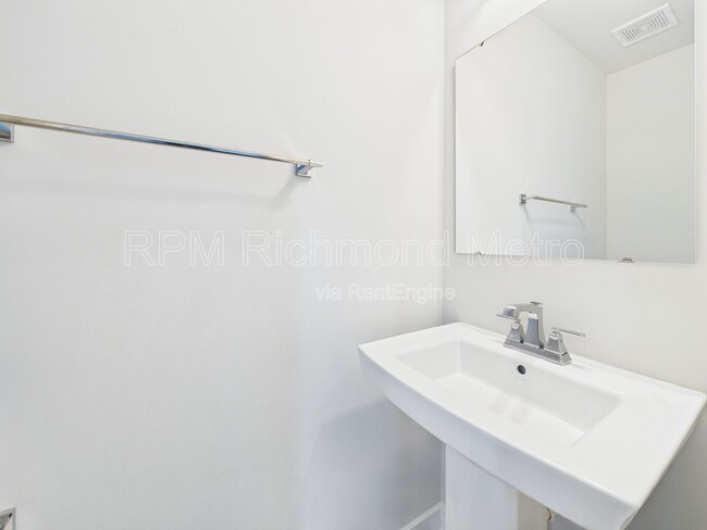 Building Photo - 2104 Boro Ridge St