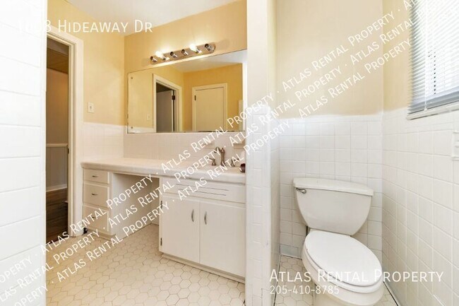 Building Photo - 1608 Hideaway Dr