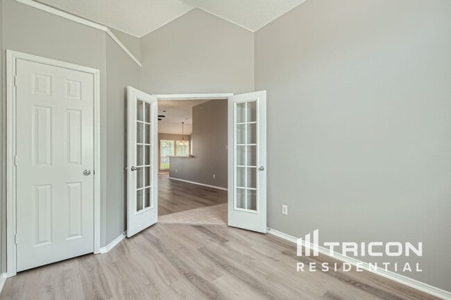 Building Photo - 115 Mulberry Ln