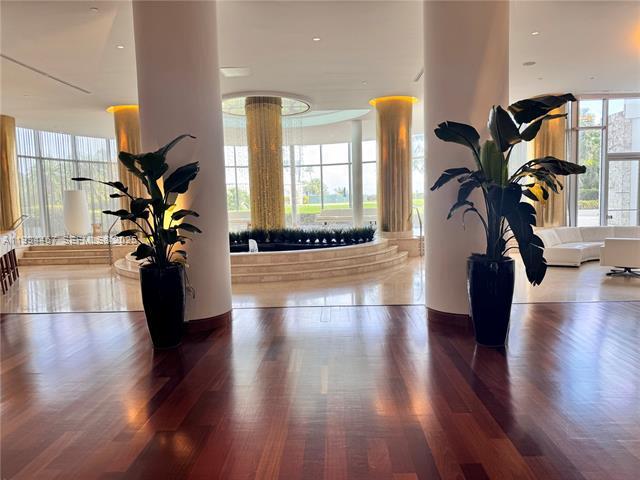 Building Photo - 5161 Collins Ave