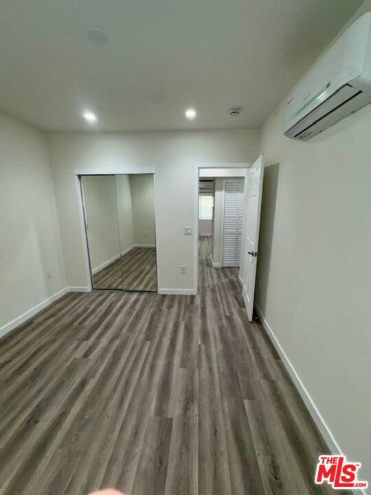 Building Photo - 2424 Ocean Park Blvd