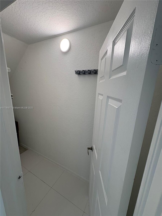 Building Photo - 8301 NW 107th Ct