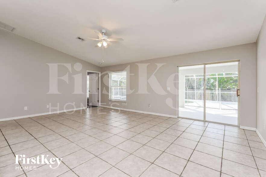 Building Photo - 120 SE 46th St