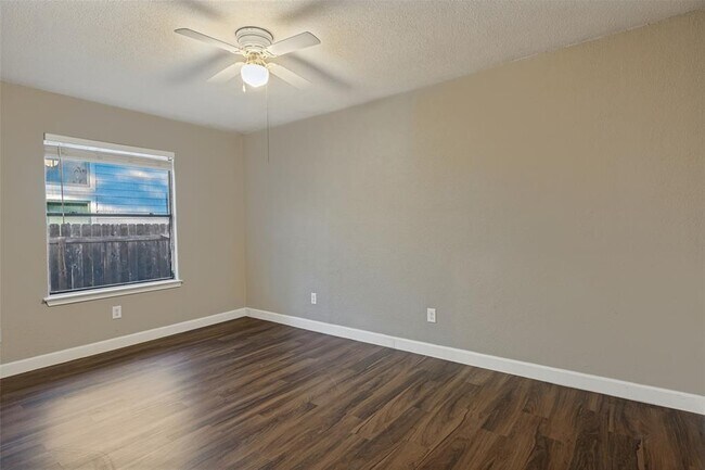 Building Photo - 12314 Thompkins Dr