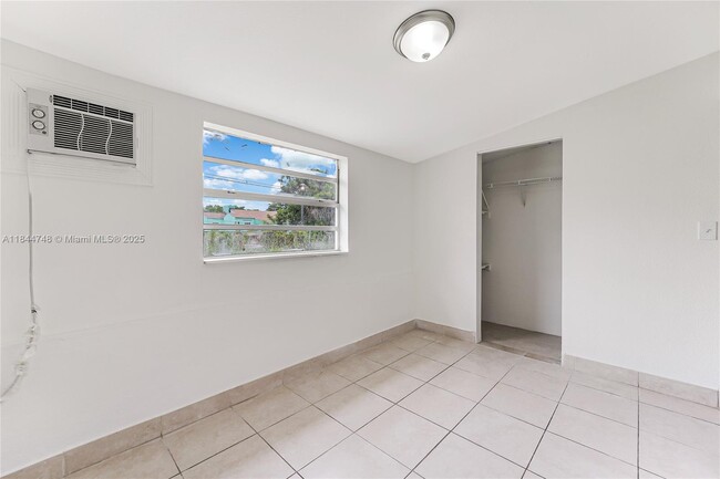 Building Photo - 1059 NW 48th St