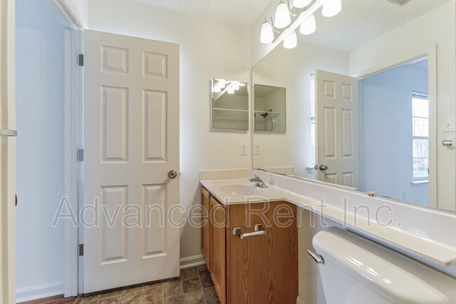 Building Photo - 1404 Roman Ridge Way