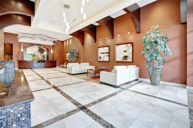 Building Photo - 315 NE 3rd Ave