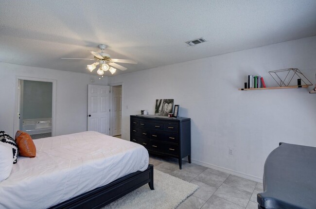 Building Photo - 8271 Branston Dr