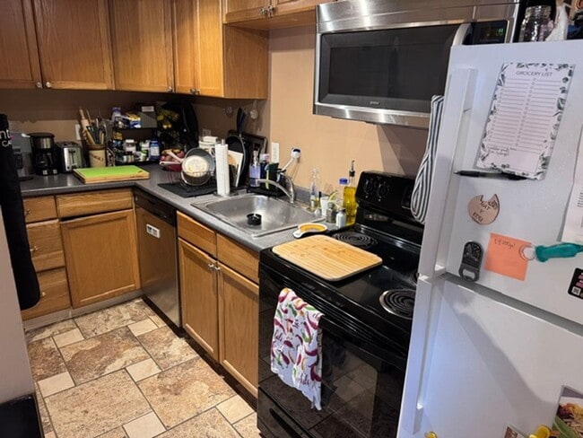 Building Photo - WOW!!!!  GREAT DEAL!  1 BEDROOM ON ALLSTON/BRIGHTON LINE AVAIL 9/1