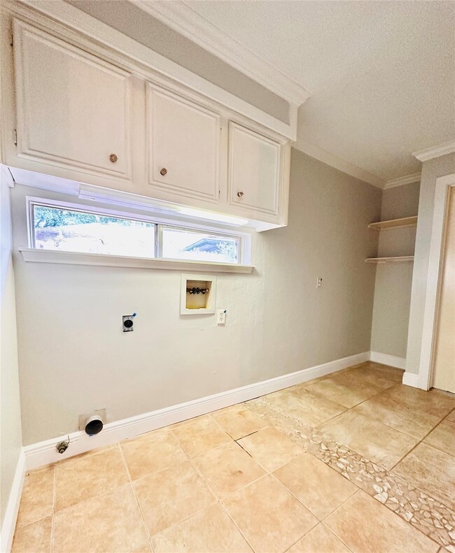 Building Photo - 15111 Yorkpoint Dr