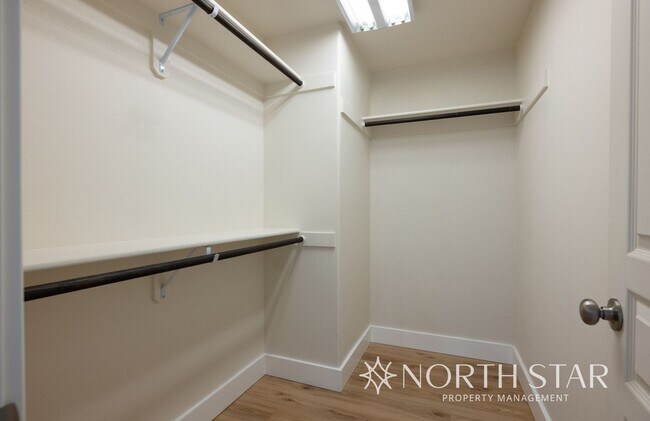 Building Photo - Recently Renovated 3 Bed, 2.5 Bath w/ Offi...