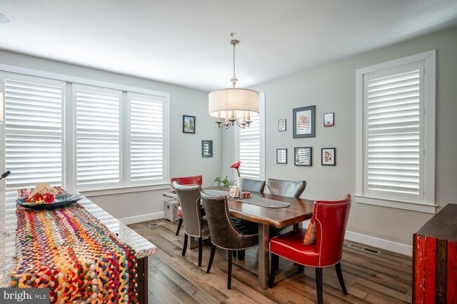 Building Photo - 1126 N Stuart St