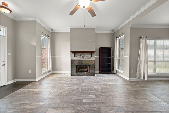 Building Photo - 2201 Hunters Trl Dr