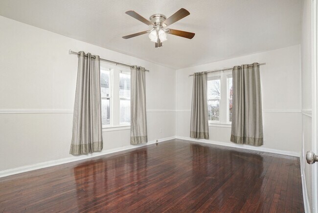 Building Photo - Charming 3-Bedroom Home for Rent in Jefferson Terrace!