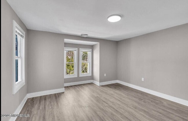 Building Photo - 700 Fifth Ave