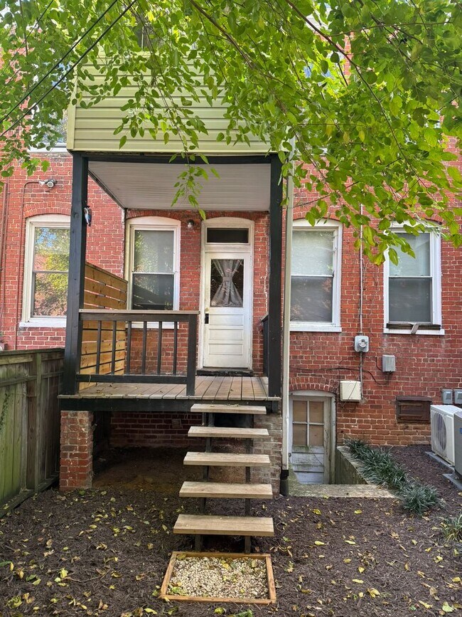 Building Photo - 3 Bedroom 1.5 bath Fan home for rent