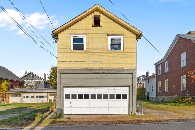 Building Photo - 607 Murray St